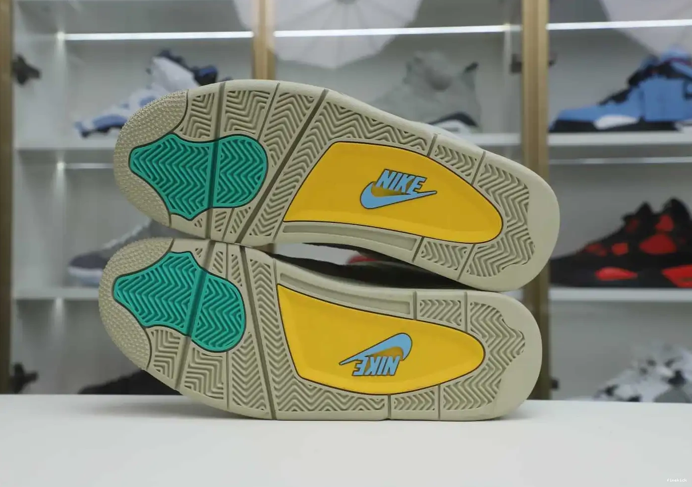 JORDAN RETRO 'TAUPE HAZE' UNION X AIR 4 LA 0526